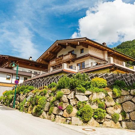 Haus Sabrina - Ferienwohnungen Saalbach-Hinterglemm Eksteriør bilde