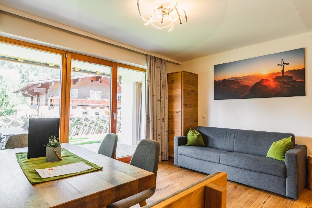 Haus Sabrina - Ferienwohnungen Saalbach-Hinterglemm Eksteriør bilde